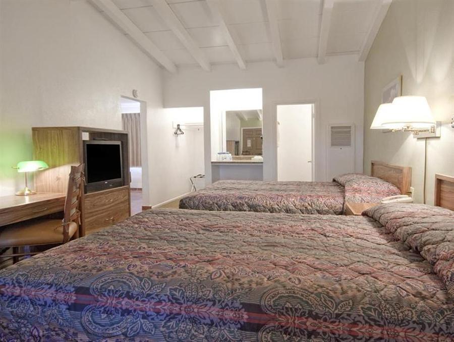 Americas Best Value Inn & Suites 比斯比 外观 照片