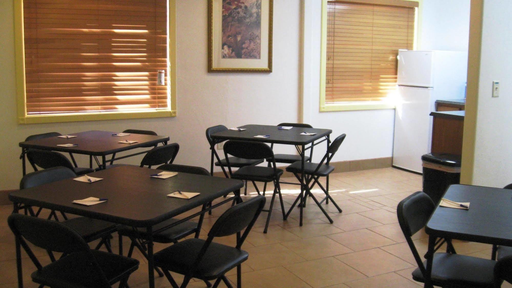 Americas Best Value Inn & Suites 比斯比 外观 照片